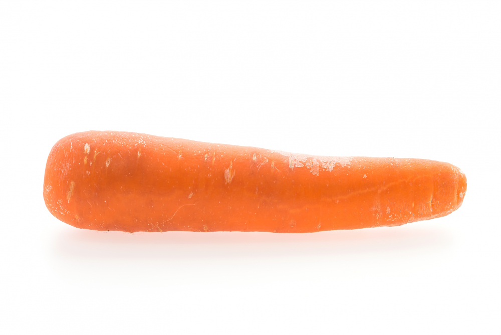 Otro vegetal que se cuela en la lista. Las zanahorias son firmes y excelentes para tallar. Elige una zanahoria gruesa y lisa, y pélala bien. Consejo: Hierve la zanahoria brevemente para suavizarla si la prefieres menos rígida.